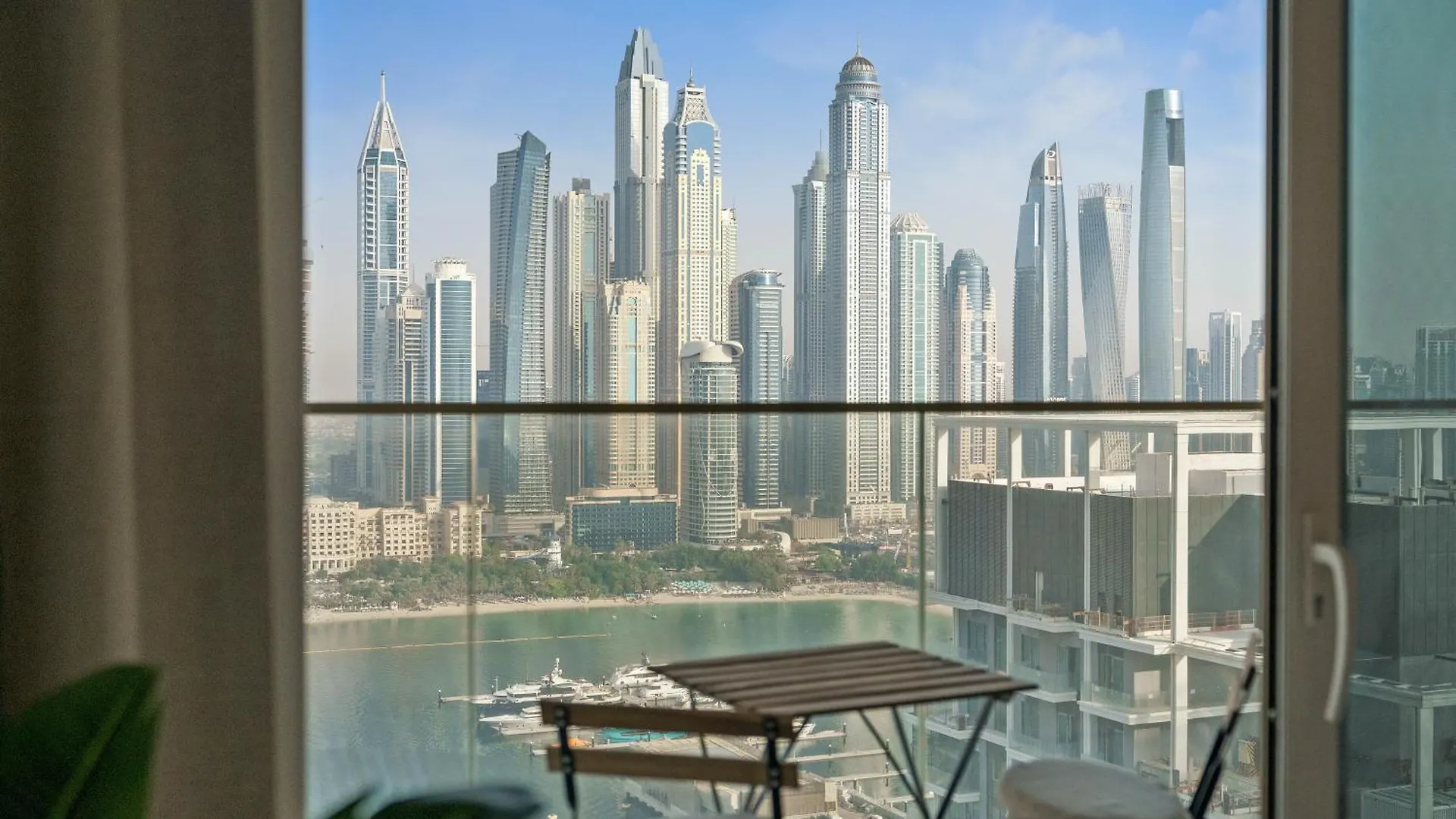 Elegant 2Br In Beachfront With Stunning Marina Views Dubai Apartment